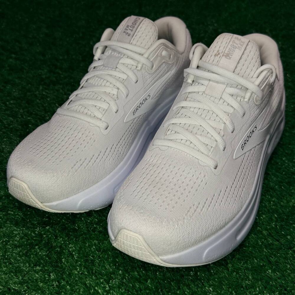 Brooks Ghost Max 2 Women’s Running Shoes Size 10.5 White Cushioned Trainer - Picture 3 of 8